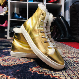 SNEAKERS KARVAVUORELLA